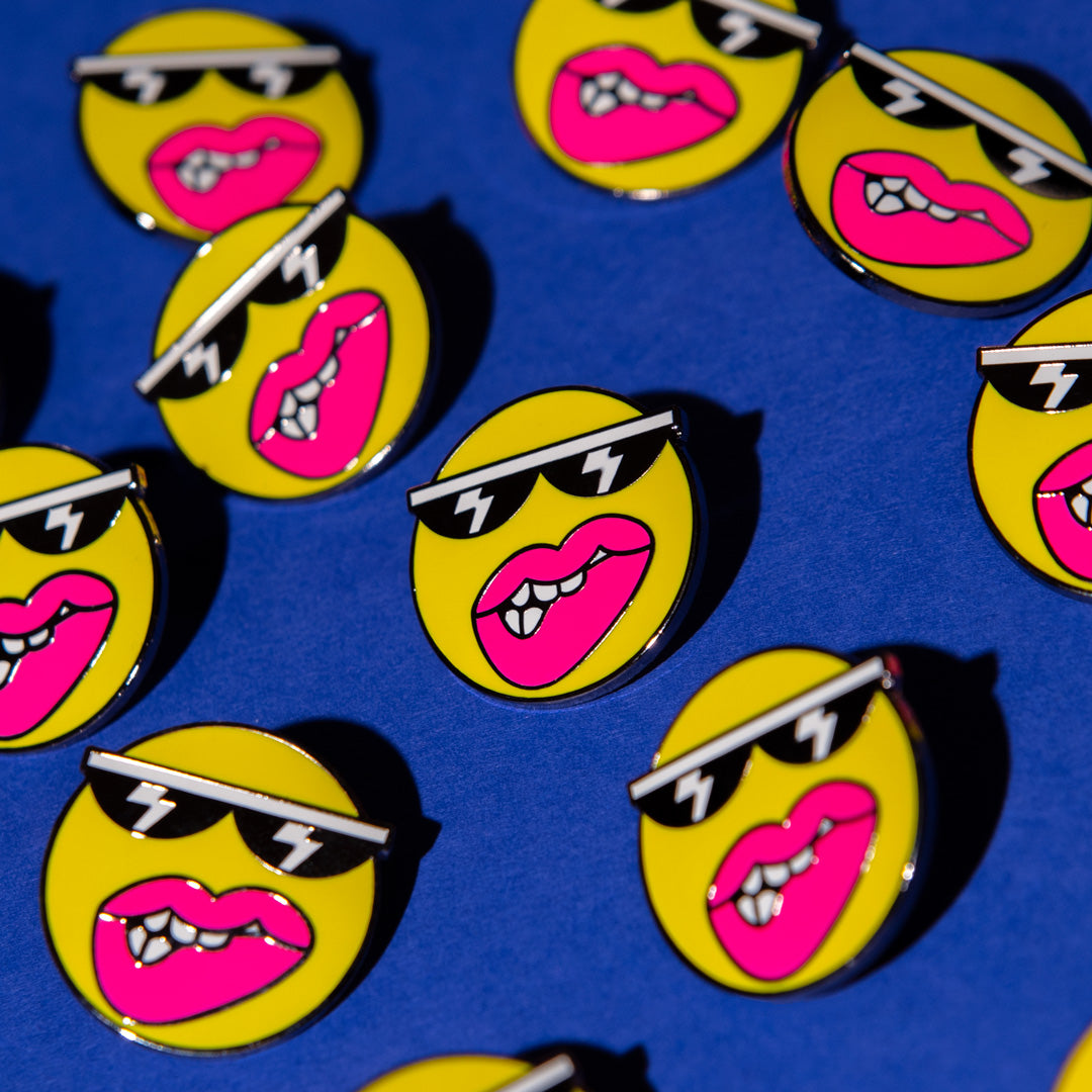 REDY ENAMEL PIN-FLIRTY