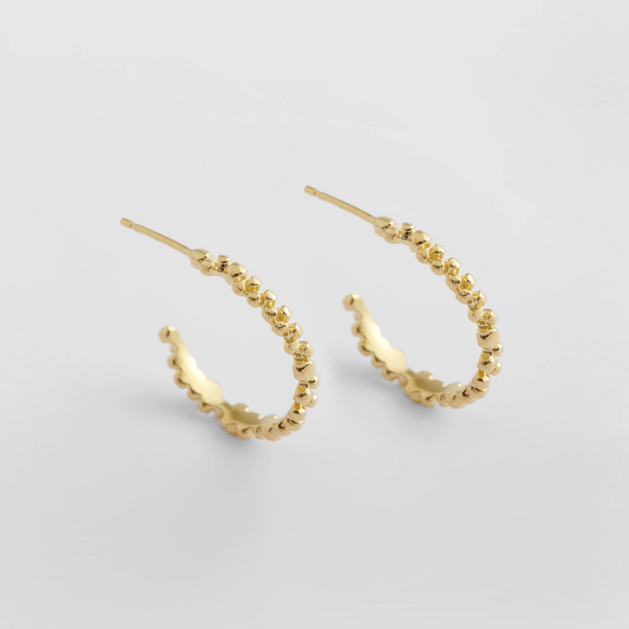 XOUTOUS EARRINGS- DOTS HOOPS